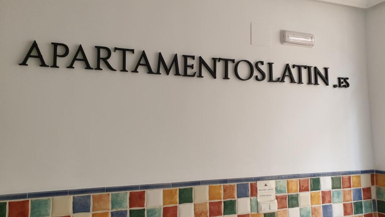 Apartamentos Latin ネルハ エクステリア 写真